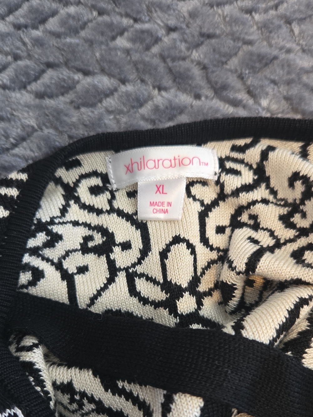 Xhilaration XL Black Cream Boho Patterned Knit Crop Top Criss Cross Back - Picture 4 of 4